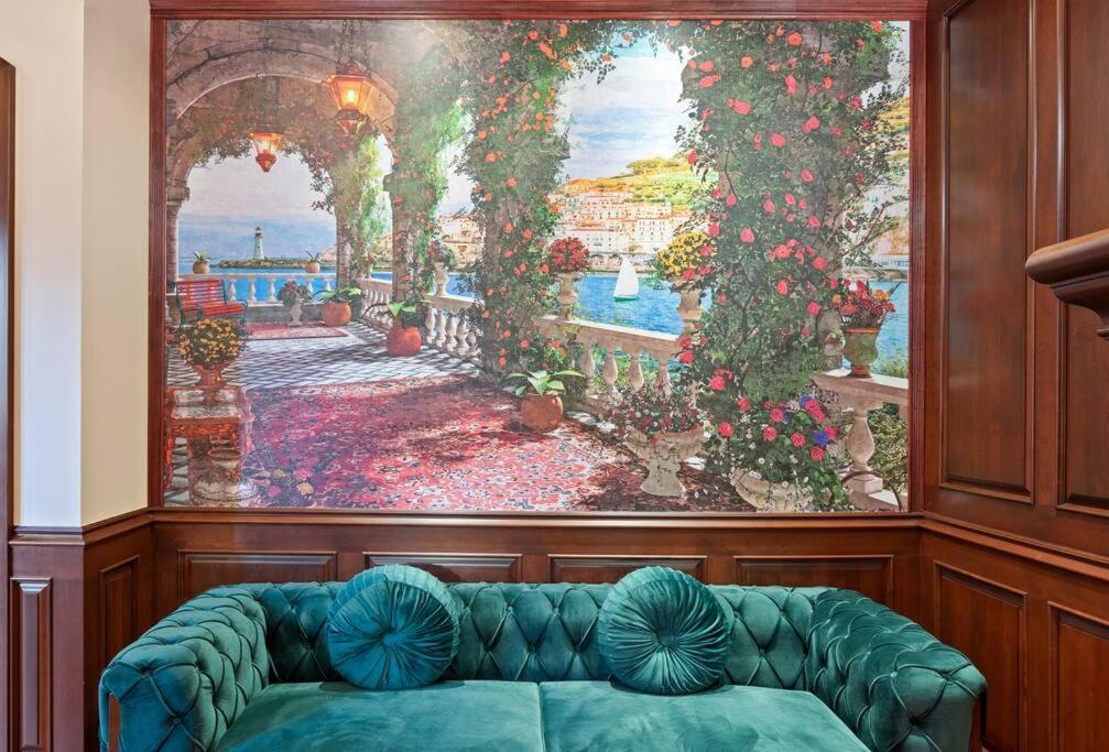 French Chateau W/swim & Theatre: 11,700 Sqft *