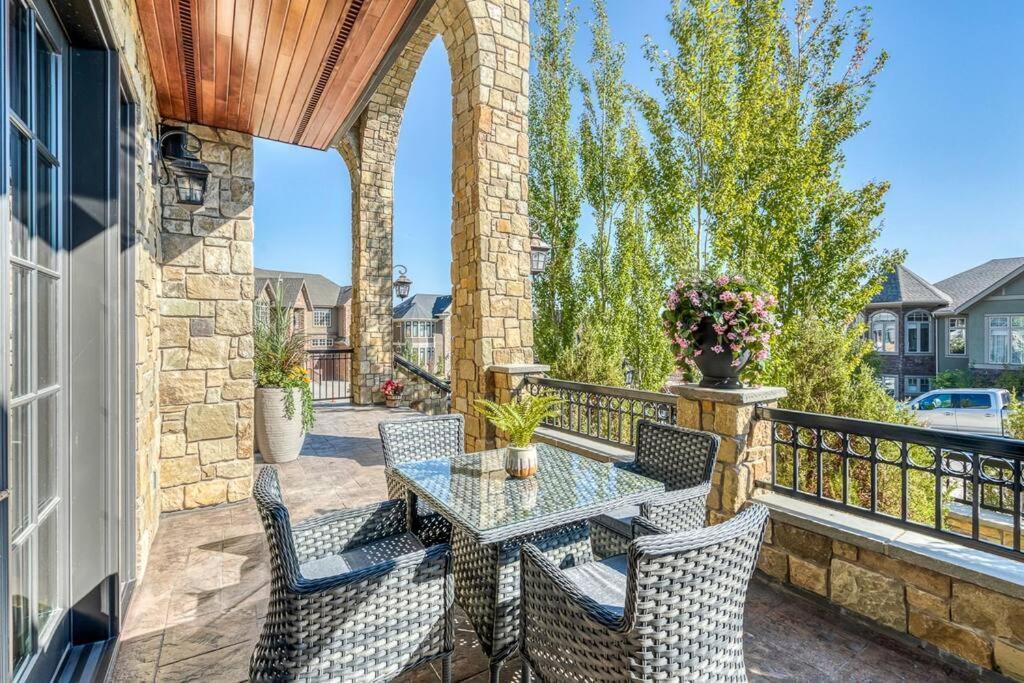 French Chateau W/swim & Theatre: 11,700 Sqft *