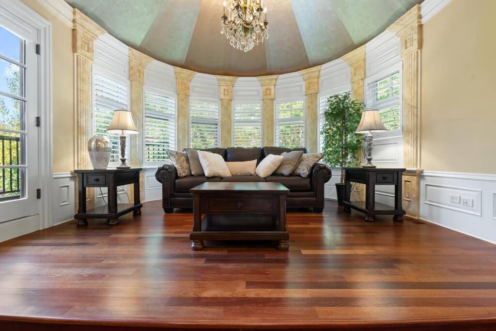 Holiday home French Chateau W/swim & Theatre: 11,700 Sqft