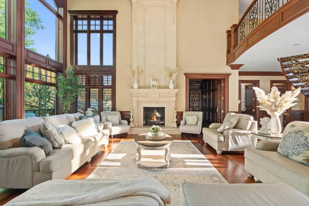 Holiday home French Chateau W/swim & Theatre: 11,700 Sqft
