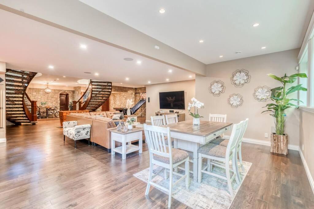 French Chateau W/swim & Theatre: 11,700 Sqft