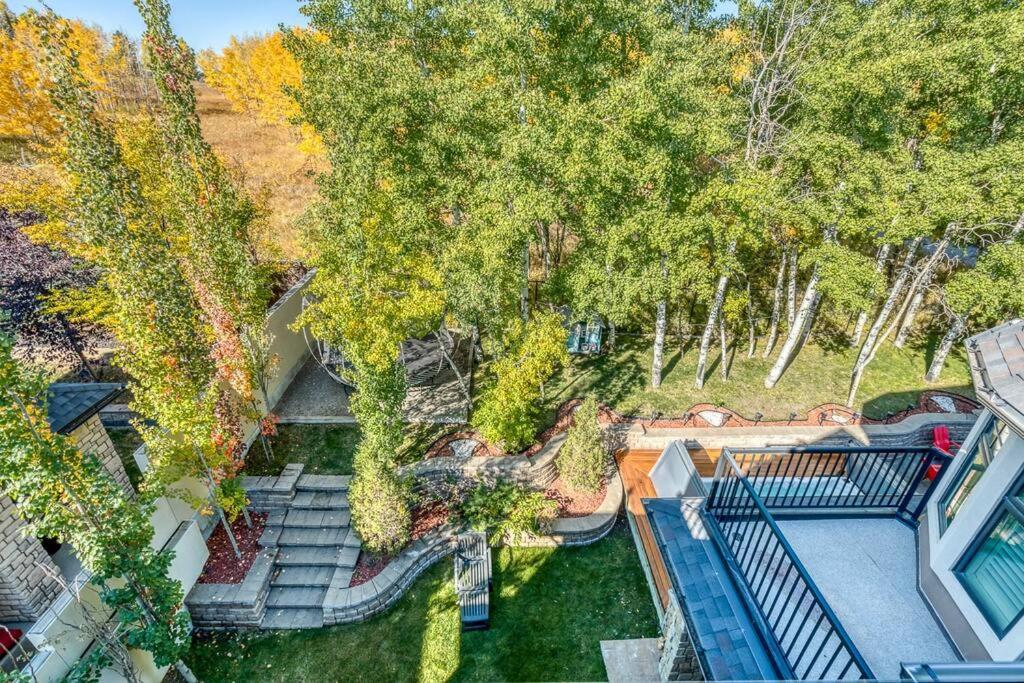 French Chateau W/swim & Theatre: 11,700 Sqft *